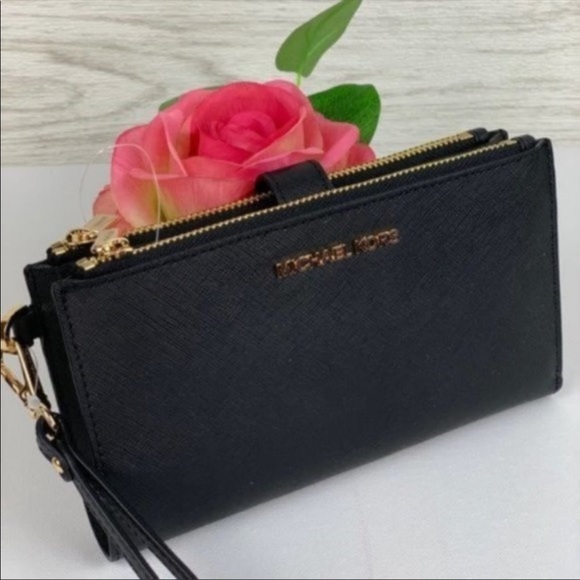 Michael Kors Handbags - Michael Kors DoubleZip Wallet Wristlet Black
